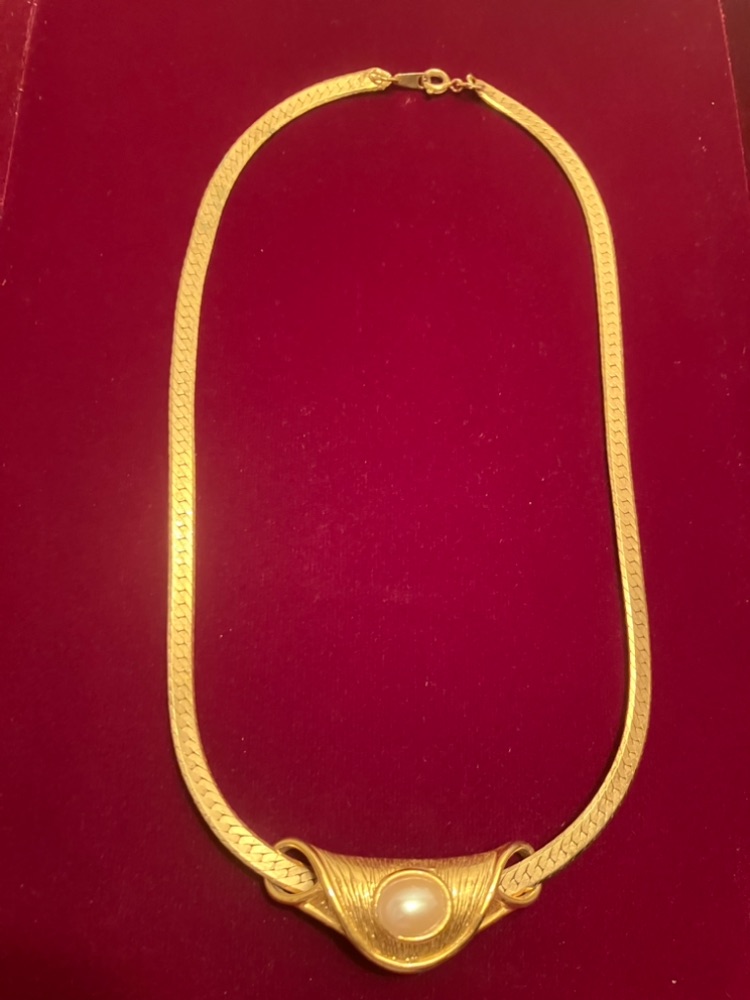 Vintage Gold And Pearl Women's Necklace